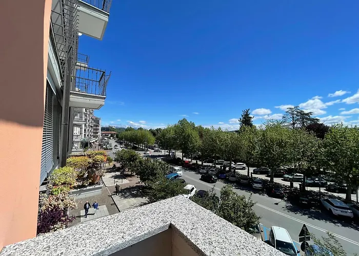 דירה The Luxe By Maiden Art ארונה